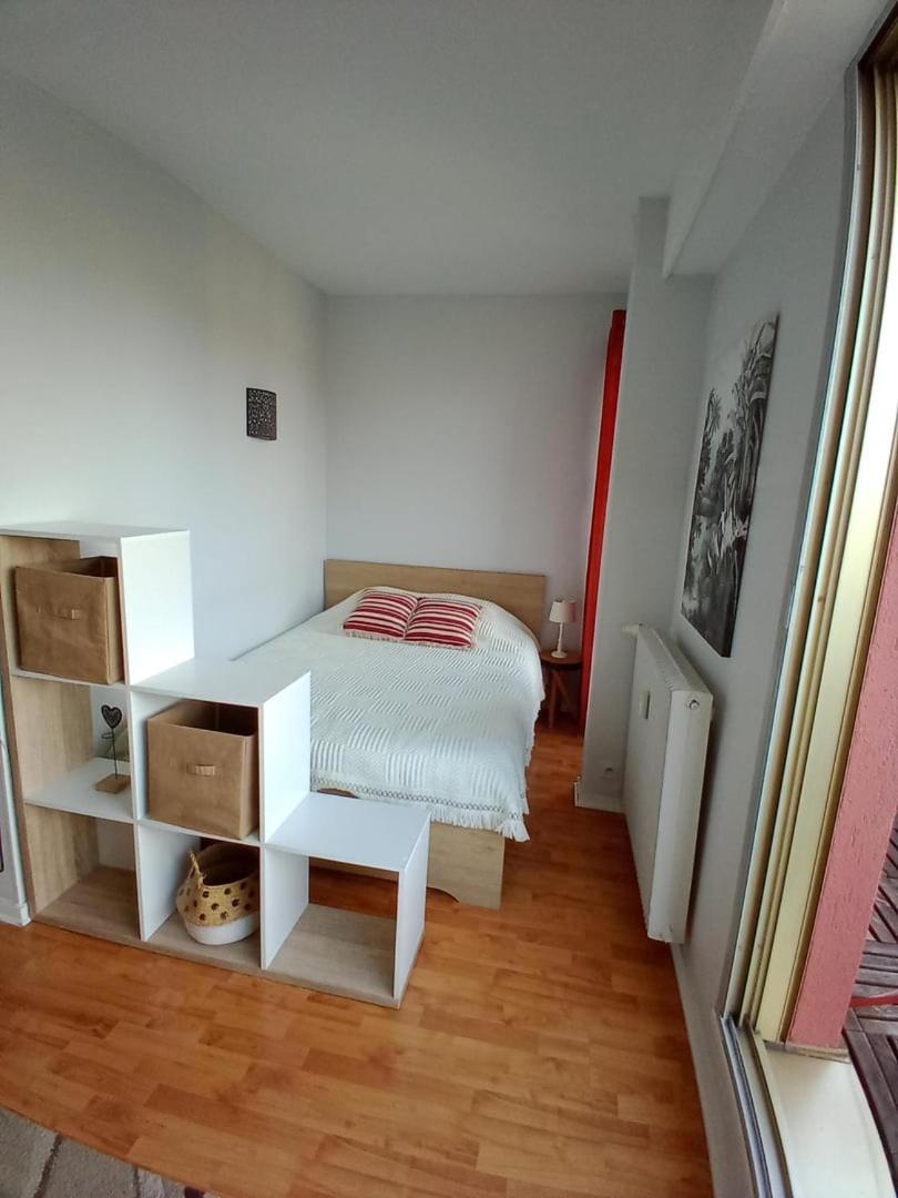 Appartement Avec Parking Et Balcon Vue Cathedrale Chartres Exterior foto